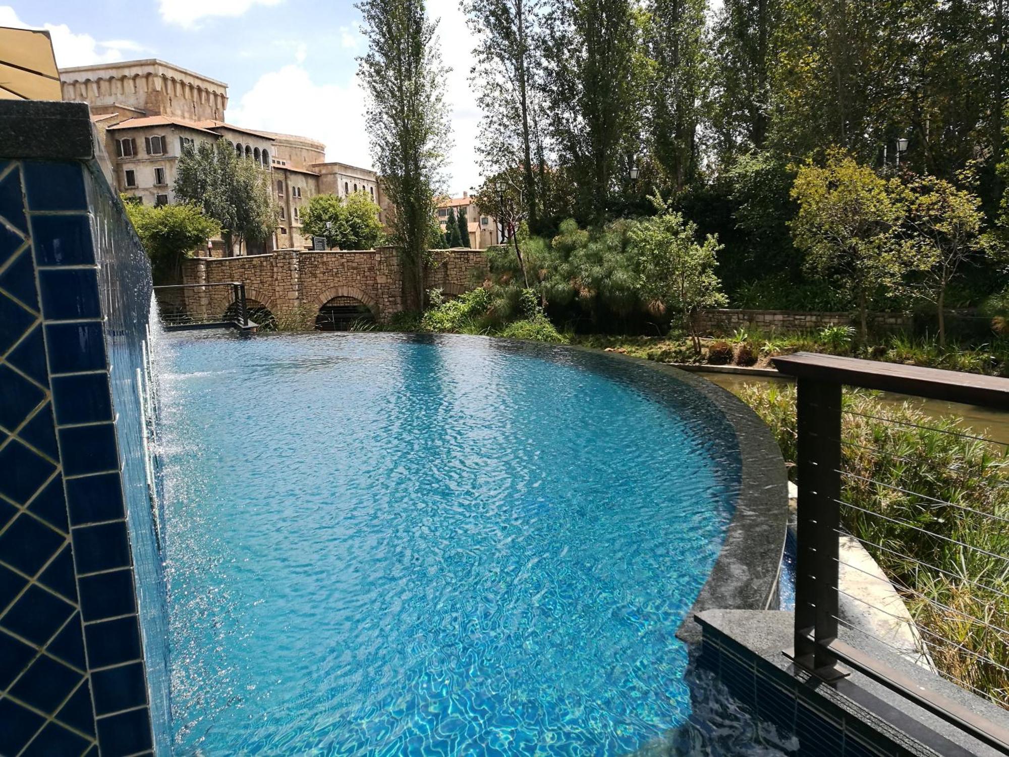 Pivot Hotel Montecasino โจฮันเนสเบิร์ก ภายนอก รูปภาพ